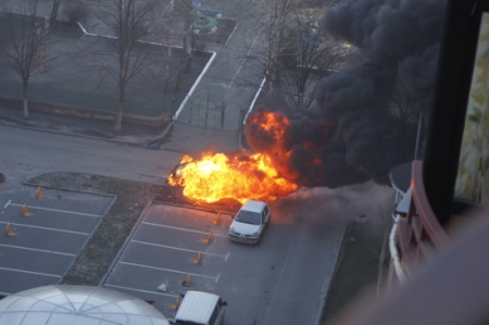 В Киеве взорвался автомобиль Lexus