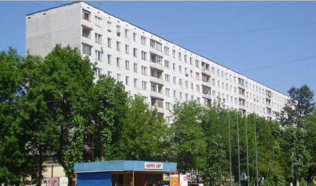 В Одессе из окна 9-этажного дома выпал милиционер
