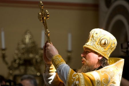 Украинцы считают, что церковь больше помогает богатым и сильным