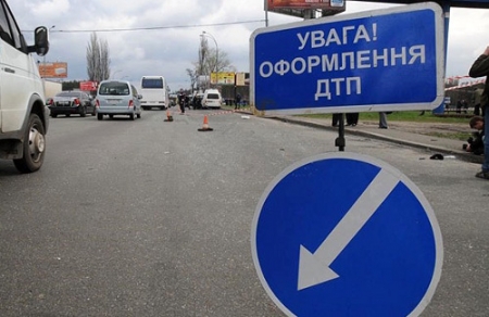 В Днепропетровске милиционер на большой скорости перевернул служебный автомобиль