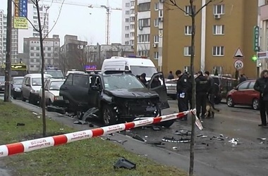 Правоохранители рассматривают взрыв внедорожника в Киеве как 