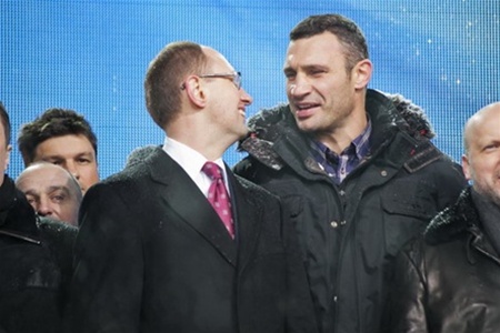 Яценюк и Кличко разошлись во мнениях относительно новой Конституции