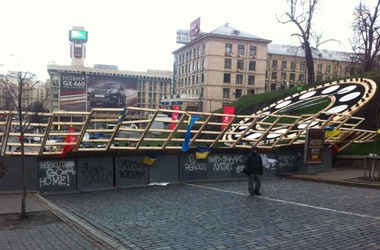 Майдан готовится к Пасхе, но баррикады будут стоять до выборов