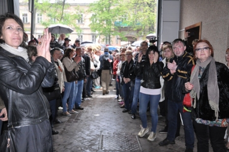 По требованиям протестующих жителей, все задержанные в Одессе 2 мая после пожара, были отпущены