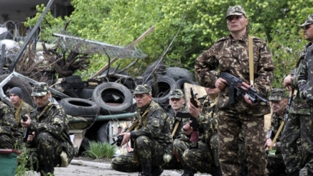 Несколько украинских военных под Славянском отказались стрелять в мирных жителей