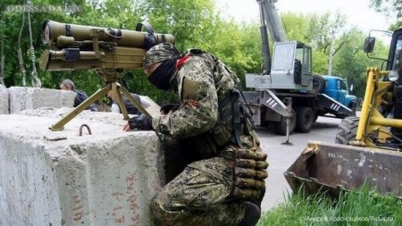 Боевики разворовывают военные заводы Донбасса, - СНБО