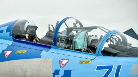 Зачем Порошенко летал на самолете Су-27