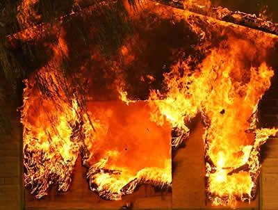 В Мариуполе горел дом