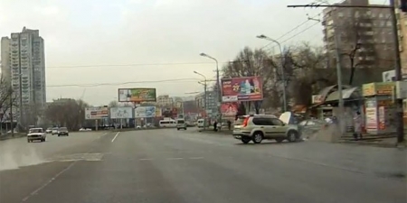 В Днепропетровске на автобусной остановке погибли люди