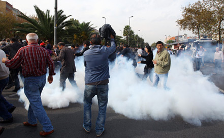 Первомайская демонстрация в Турции закончилась дракой с полицией