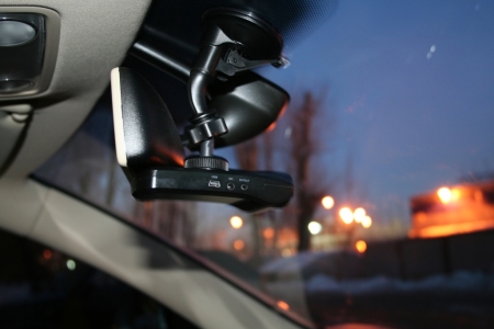 Водителей хотят заставить ездить с видеорегистраторами