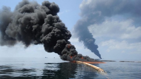 В Японии загорелось судно с украинскими и российскими моряками