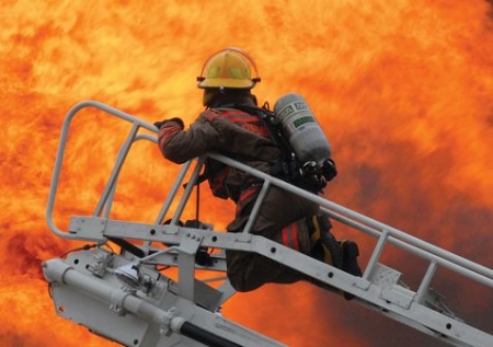 В Америке, при выполнении своих обязанностей погибло 19 пожарных
