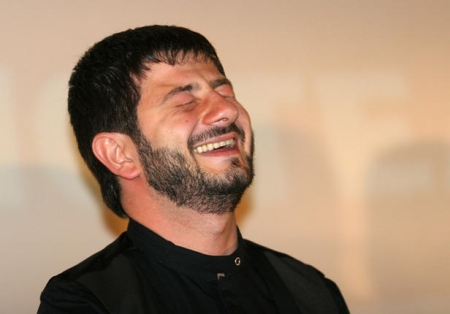 Михаил Галустян порезал руку на съемках фильма 