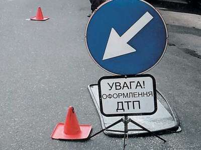 В Киеве «БМВ» протаранил служебный автомобиль ГАИ