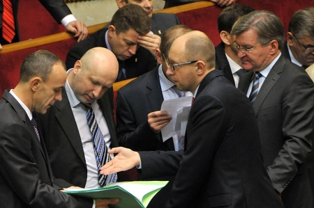 В голосовании за отставку Кабмина, политолог назвал главную ошибку оппозиции