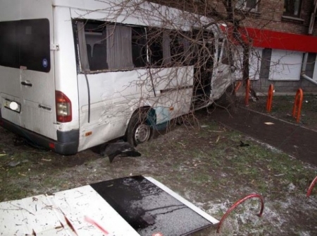 В Киеве в переполненную маршрутку врезалось такси