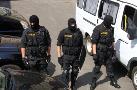 Оппозиция жалуется, что за активистами Майдана и политиками следят сотрудники СБУ