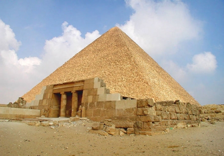 Египтяне сами не возводили пирамиды