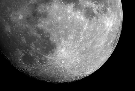 По какой причине Луна «поглощает» лазерный луч