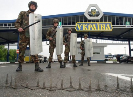 «Правый сектор» потребовал от украинского правительства закрыть границу с Россией