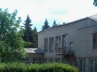 В Славянске во время артобстрела, в школу, где находились дети, попал снаряд