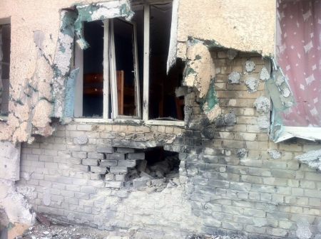 В Славянске во время обстрела пострадал детский приют