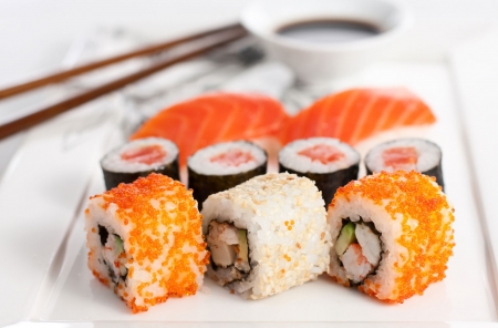 Суши является вкусной, полезной и красивой едой