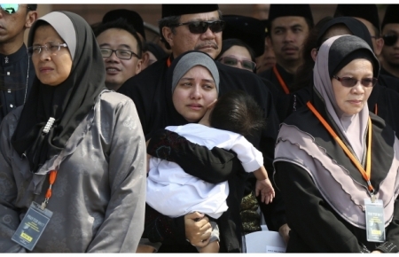 В Малайзию доставили первые 20 тел жертв катастрофы Боинга
