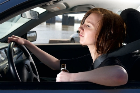 Женщины стали чаще садиться за руль в пьяном виде, - статистика