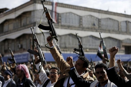 Хуситы в Йемене ведут обстрелы из мечетей