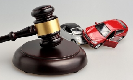 Что делает адвокат по автокатастрофам?