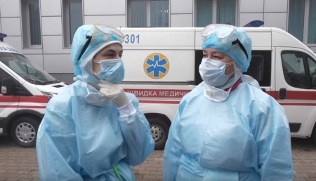 В Украине с подозрением на коронавирус госпитализировали еще одного человека.
