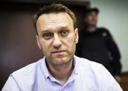 Состояние российского оппозиционера Алексея Навального стабилизировалось