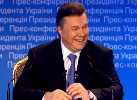 Янукович появится в Twitter и Facebook