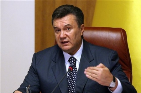 Янукович не будет уменьшать социальные выплаты