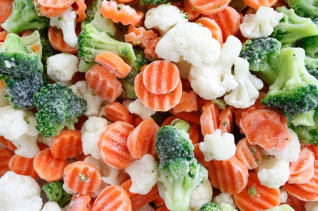В замороженных продуктах зачастую больше витаминов, и они полезнее свежих