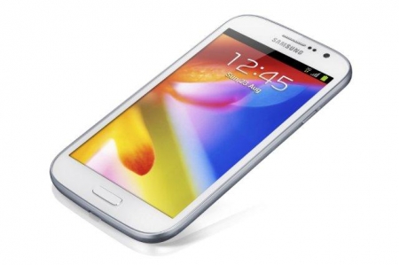 Samsung удивит пользователей смартфоном с трехсторонним экраном