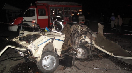 В Харькове пьяный водитель протаранил милицейские машины