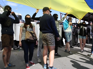 Активистов, которые разбили лагерь в центре Киева, будут усмирять силой