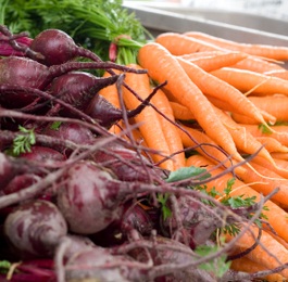 Главные ингредиенты для борща морковка и буряк стали самыми дорогими